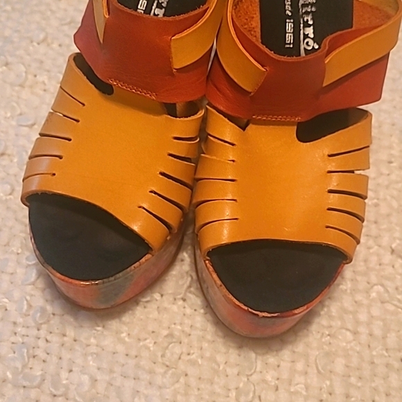 ⭐ $5 ⭐ Y2K Platform Wedge Sandals Size 37 (fits 6 too) - Picture 5 of 10